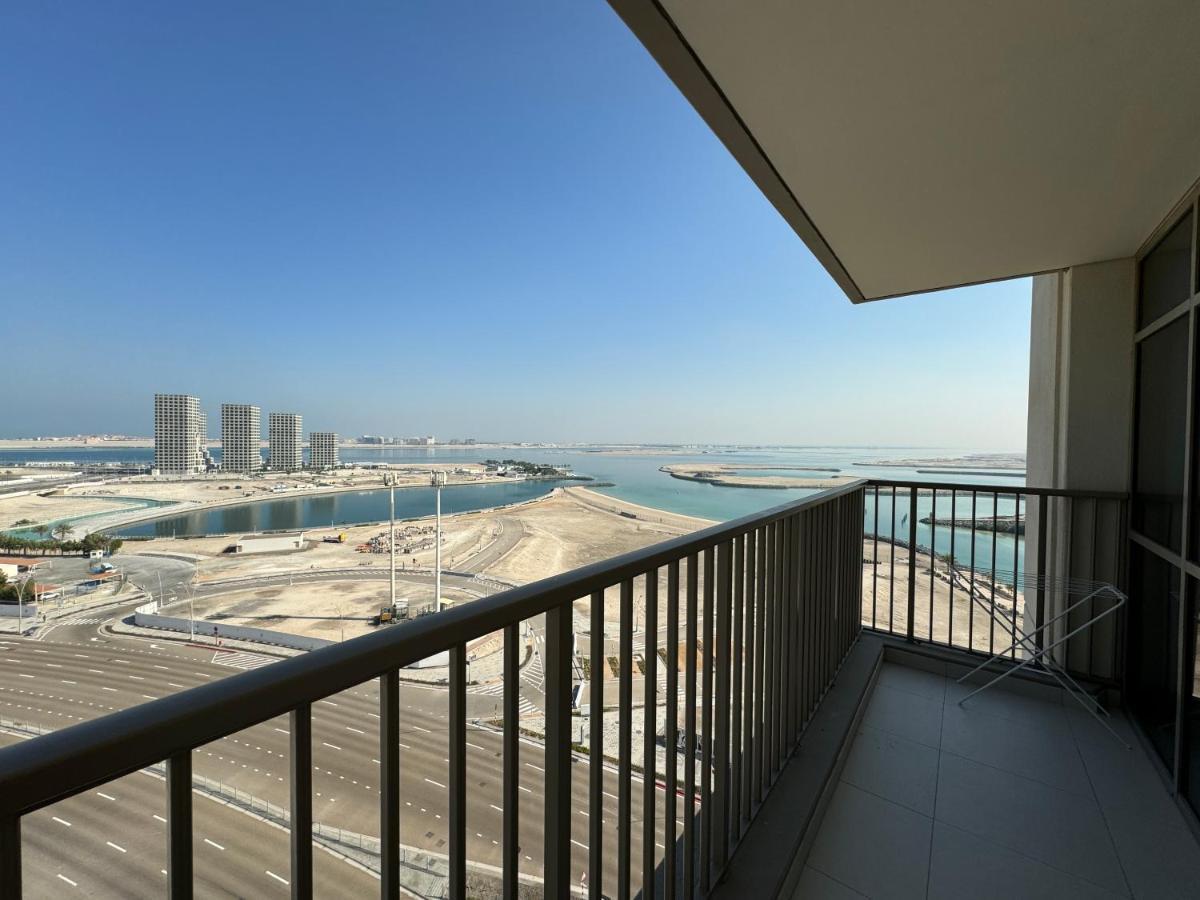 Lovely 2-br At Reflection Tower Apartment Abu Dhabi
