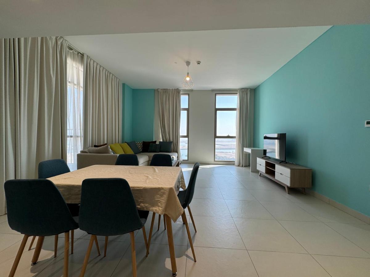 Lovely 2-br At Reflection Tower Apartment