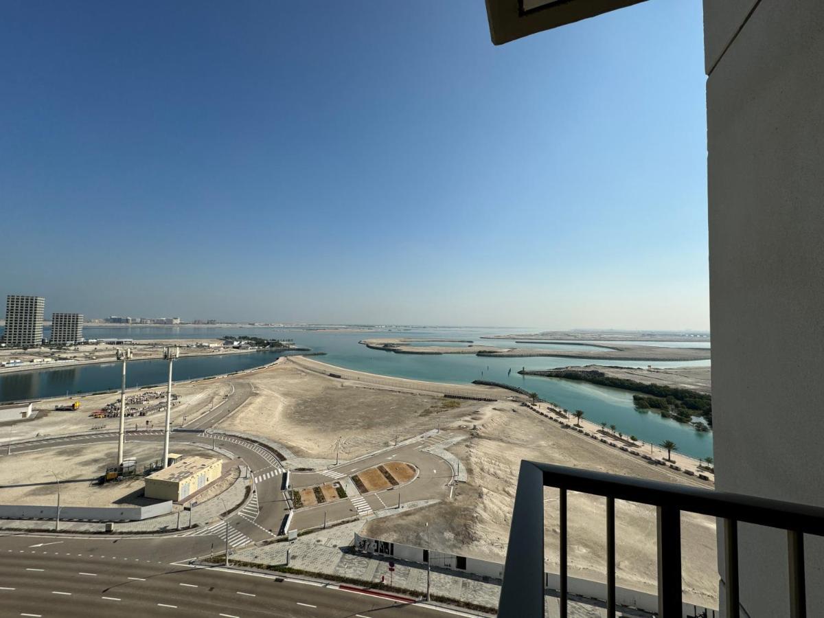 Lovely 2-br At Reflection Tower Apartment