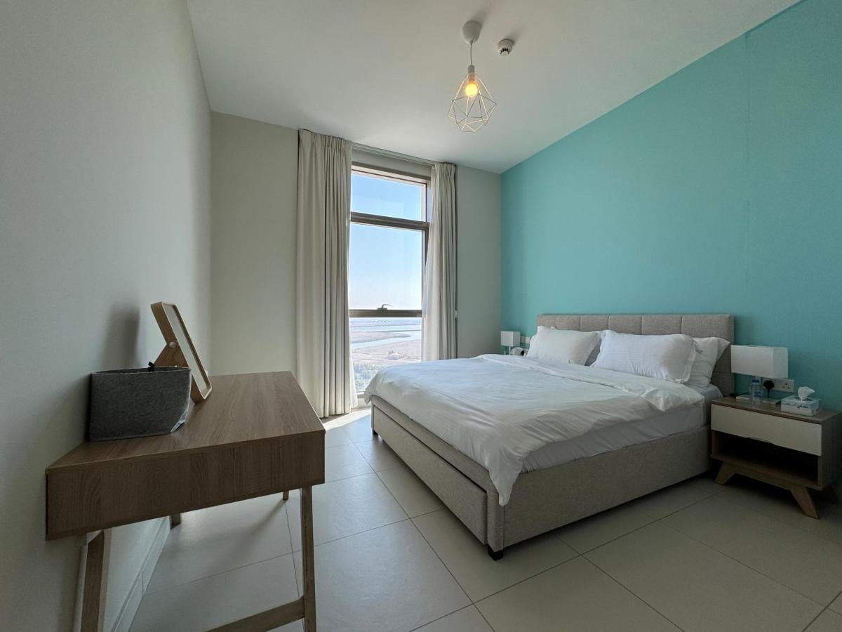 Apartment Lovely 2-br At Reflection Tower Abu Dhabi