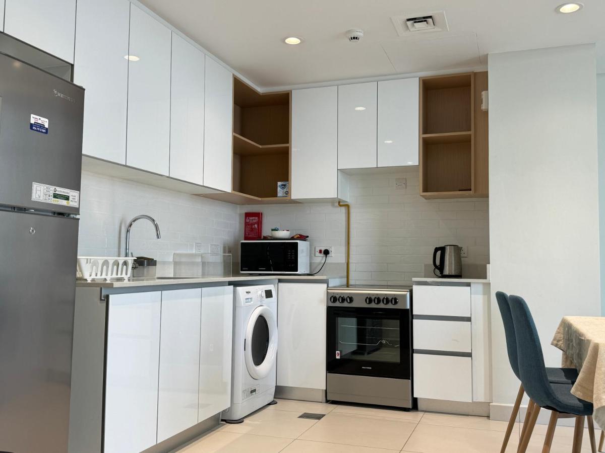 Lovely 2-br At Reflection Tower Apartment *