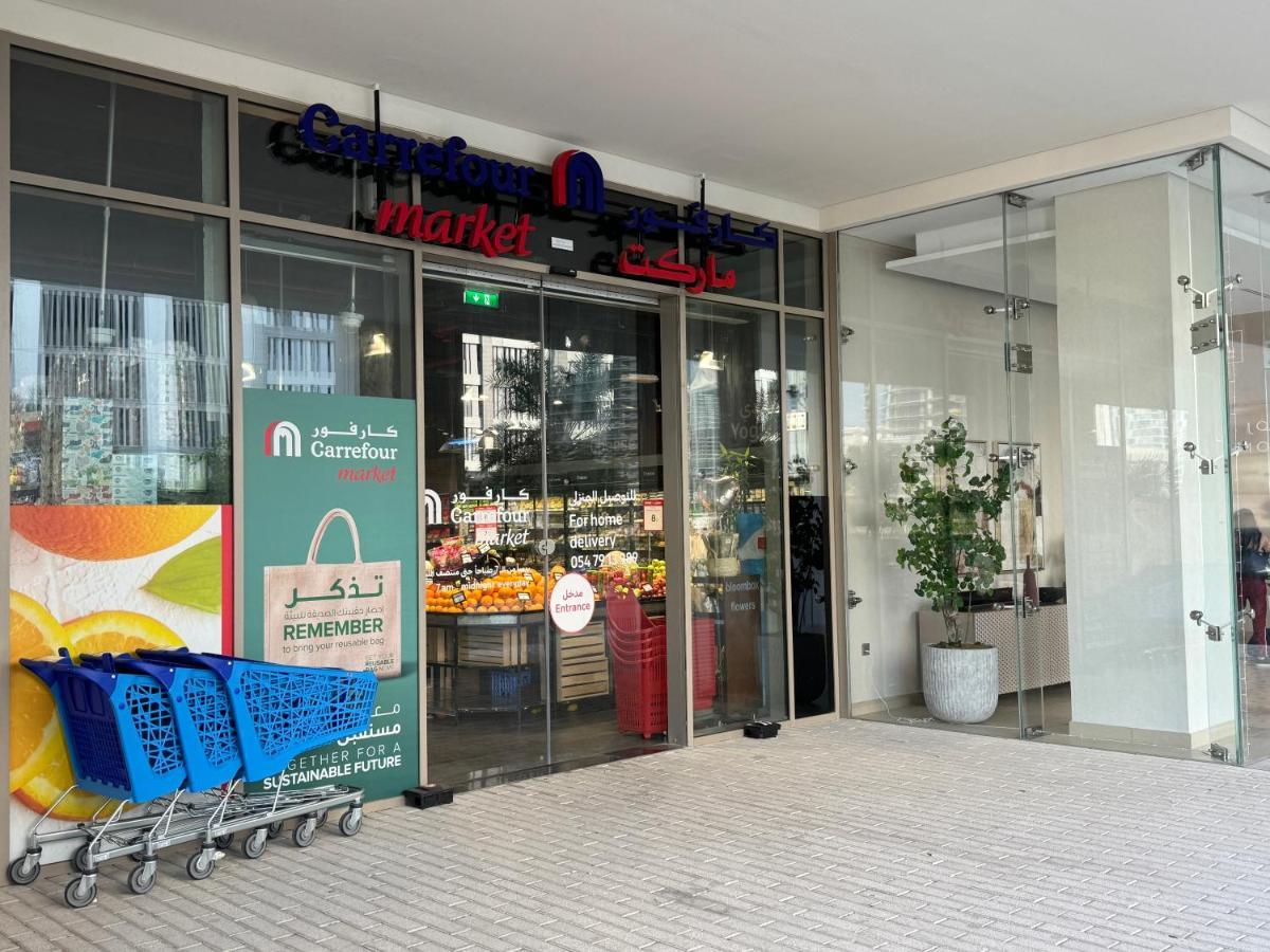 Lovely 2-br At Reflection Tower Apartment Abu Dhabi