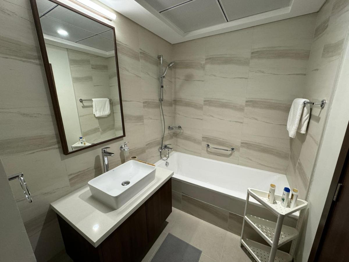 Lovely 2-br At Reflection Tower